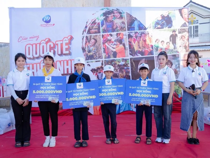 Hình ảnh biểu tượng công lý và pháp luật liên quan đến điều khoản dịch vụ của 13win1 và 13win12